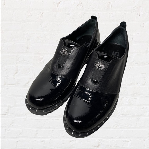 SandM Shoes - SandM black bee patent leather studded loafers sz 7